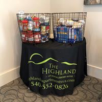 Highlands at Huckleberry Ridge Hosts Food Drive for United Way